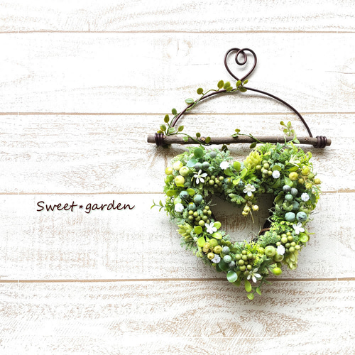 グリーンベリーが爽やかなハートリースの壁飾り（fw188-3）＊玄関ドア  