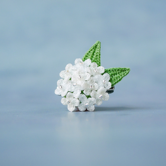 う*ん様 花のブローチ 3色から選べる！梅の花ブローチ (受注生産/オーガンジー刺繍