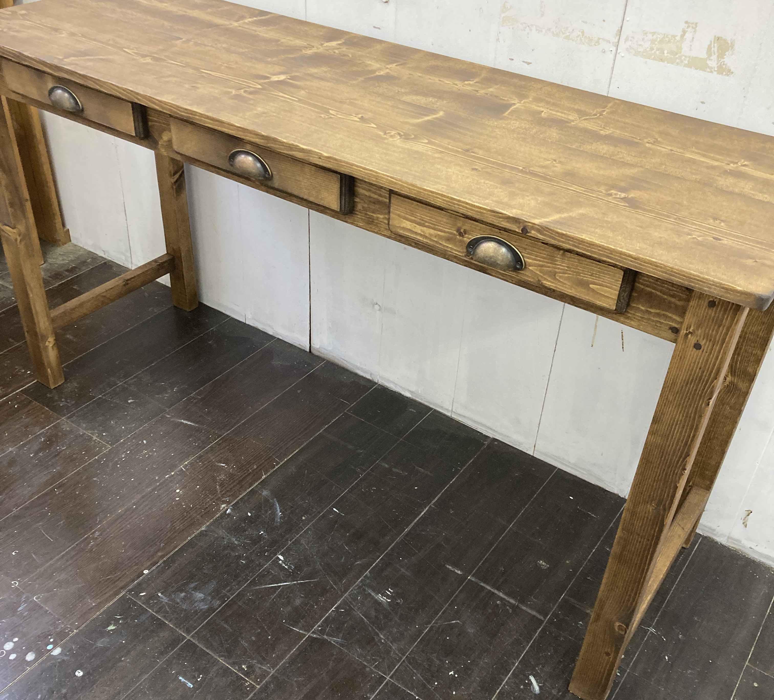 ［受注製作］舟形取っ手アンティークブロンズ★ミシンテーブル☆事務机【1400】引き出し３杯アンティック家具; 27,000円