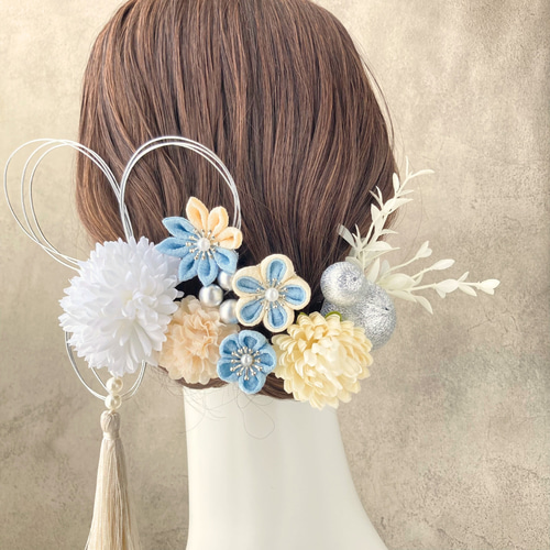 成人式・卒業式・結婚式】水色×銀 つまみ細工の髪飾り｜振袖・袴・和装