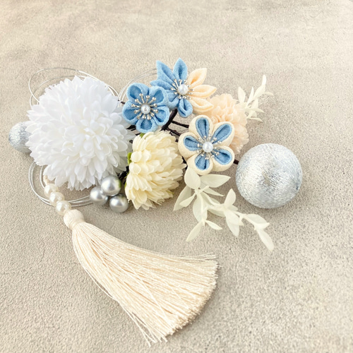 成人式・卒業式・結婚式】水色×銀 つまみ細工の髪飾り｜振袖・袴・和装