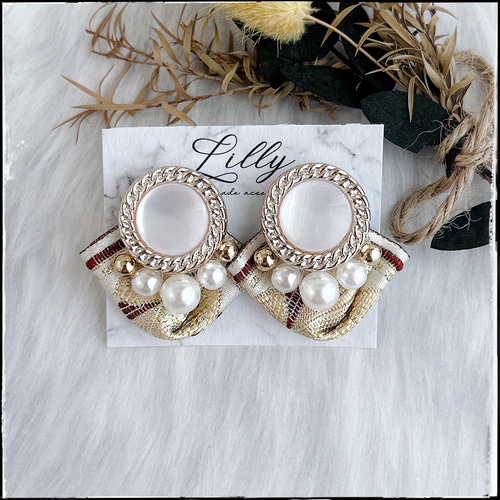 大ぶり/インド刺繍リボン/パール/ボタン/ﾋﾞｰｽﾞﾋﾟｱｽ/大ぶりピアス 