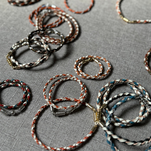 オーダーメイド】☆アクセント☆ブレスレット太め ダブル巻 革紐3mm