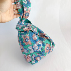 コロンとかわいいノットバッグ/インド綿/ブロックプリント/花柄柄北欧風/リバーシブル/ワンハンドル/サブバッグ 3枚目の画像