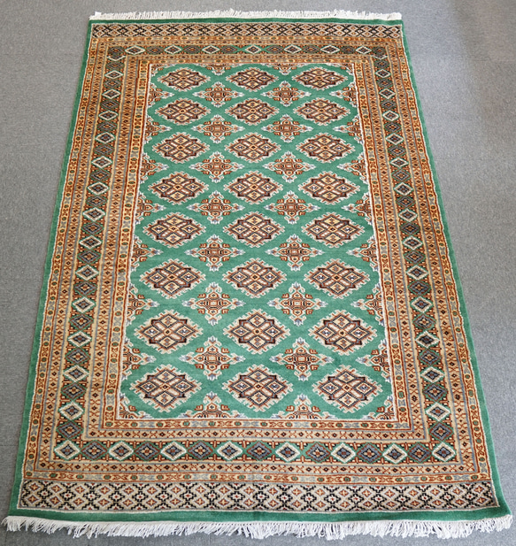 パキスタン手織り絨毯 . トライバルラグ　ペルシヤ 185×125cm 185×125cm パキスタン手織り絨毯 . トライバルラグ ペルシヤ
