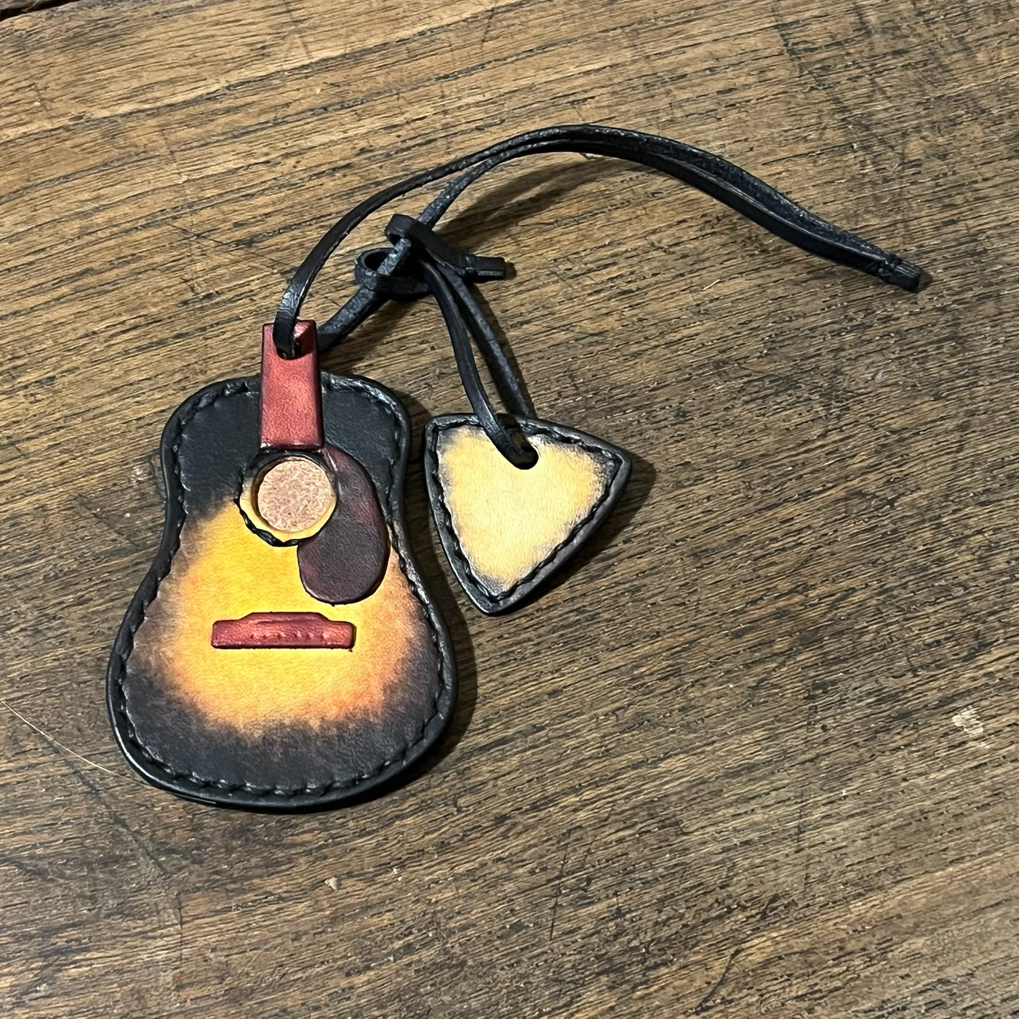 バッグチャーム アコースティックギター サンバースト プレミアムレザー