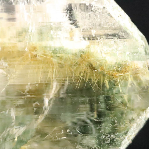 マニハール産 ヒマラヤ 水晶 ゴールドルチル クローライト入り