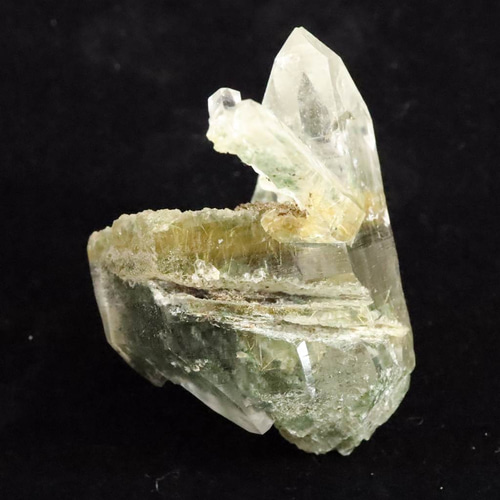 マニハール産 ヒマラヤ 水晶 ゴールドルチル クローライト入り