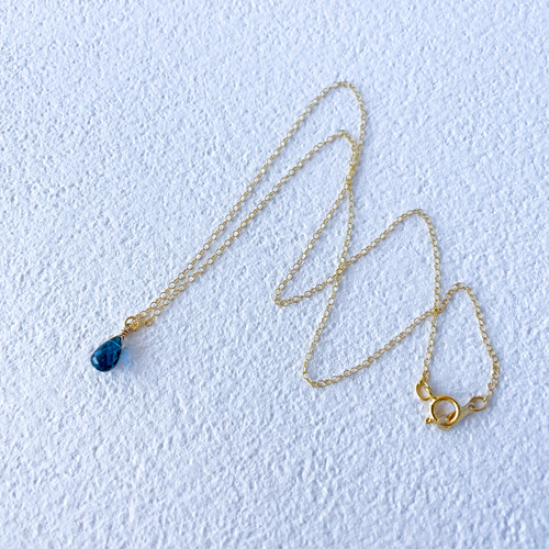 ロンドンブルートパーズの一粒輝くネックレス / 14kgf 華奢なゴールド