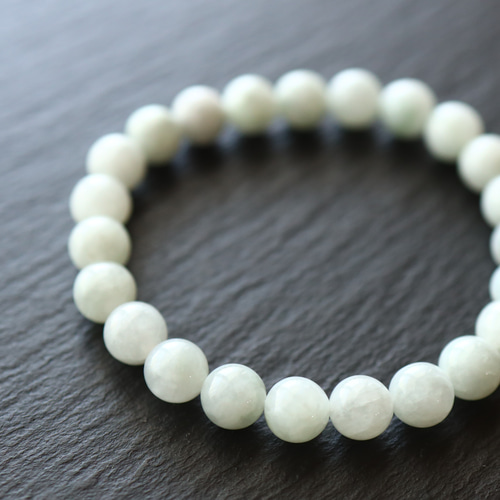 ☆木漏れ日のような優しさ☆…☆ホワイトグリーンジェダイト・白緑翡翠