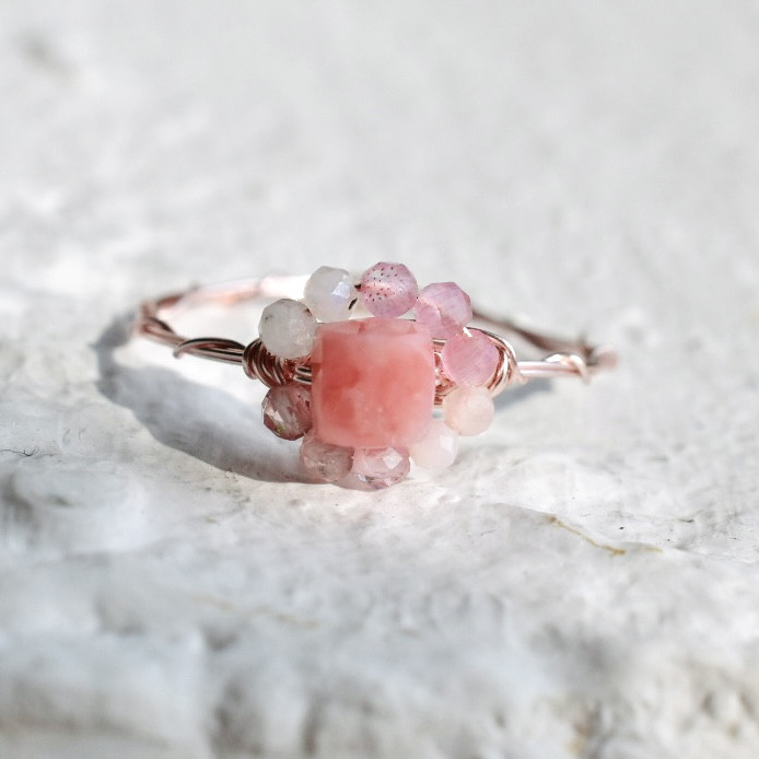 最新作入荷☆「ピンクフラワーソーラークォーツ」の世界で一つの天然石リング 最新作入荷☆「ピンクフラワーソーラークォーツ」の世界で一つの天然石リング