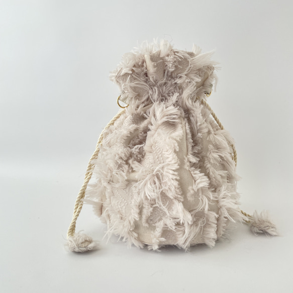 リュクスな尾州生地ドローストリングバッグ/オフホワイト 6枚目の画像