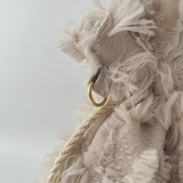 リュクスな尾州生地ドローストリングバッグ/オフホワイト 9枚目の画像