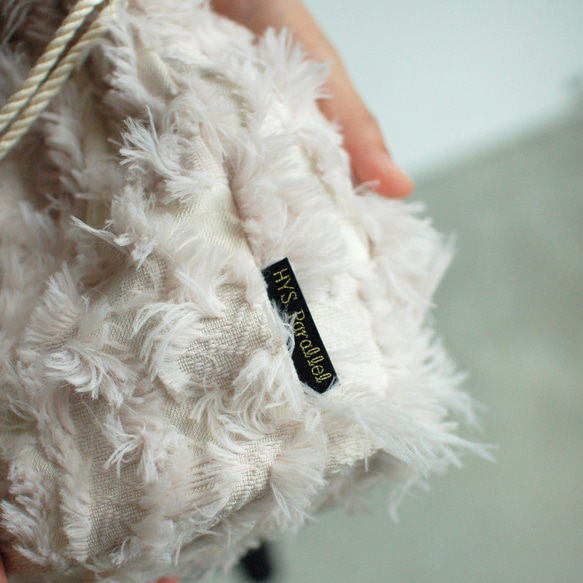 リュクスな尾州生地ドローストリングバッグ/オフホワイト 11枚目の画像