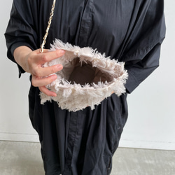 リュクスな尾州生地ドローストリングバッグ/オフホワイト 4枚目の画像