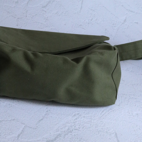 アーミーダッグ ニュースペーパーバッグ M 大容量 ミリタリーカーキ