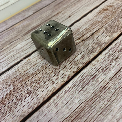 ステンレス製サイコロ 文鎮 ペーパーウェイト 置き物 その他置物 ak