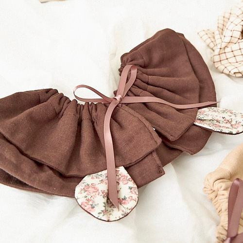 耳付き つけ襟風 フリルスタイ ダブルガーゼ リバティ ムーンモス