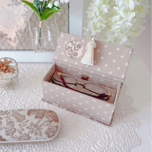 メガネケース　インテリア　収納ケース　ハンドメイド　デコパージュ ✨一点物✨メガネ収納ボックス／メガネケース／カルトナージュ