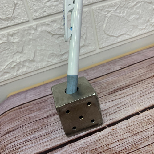 ステンレス製サイコロ ペン立て ペーパーウェイト 置き物 ペンケース