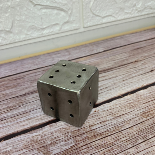 ステンレス製サイコロ ペン立て ペーパーウェイト 置き物 ペンケース