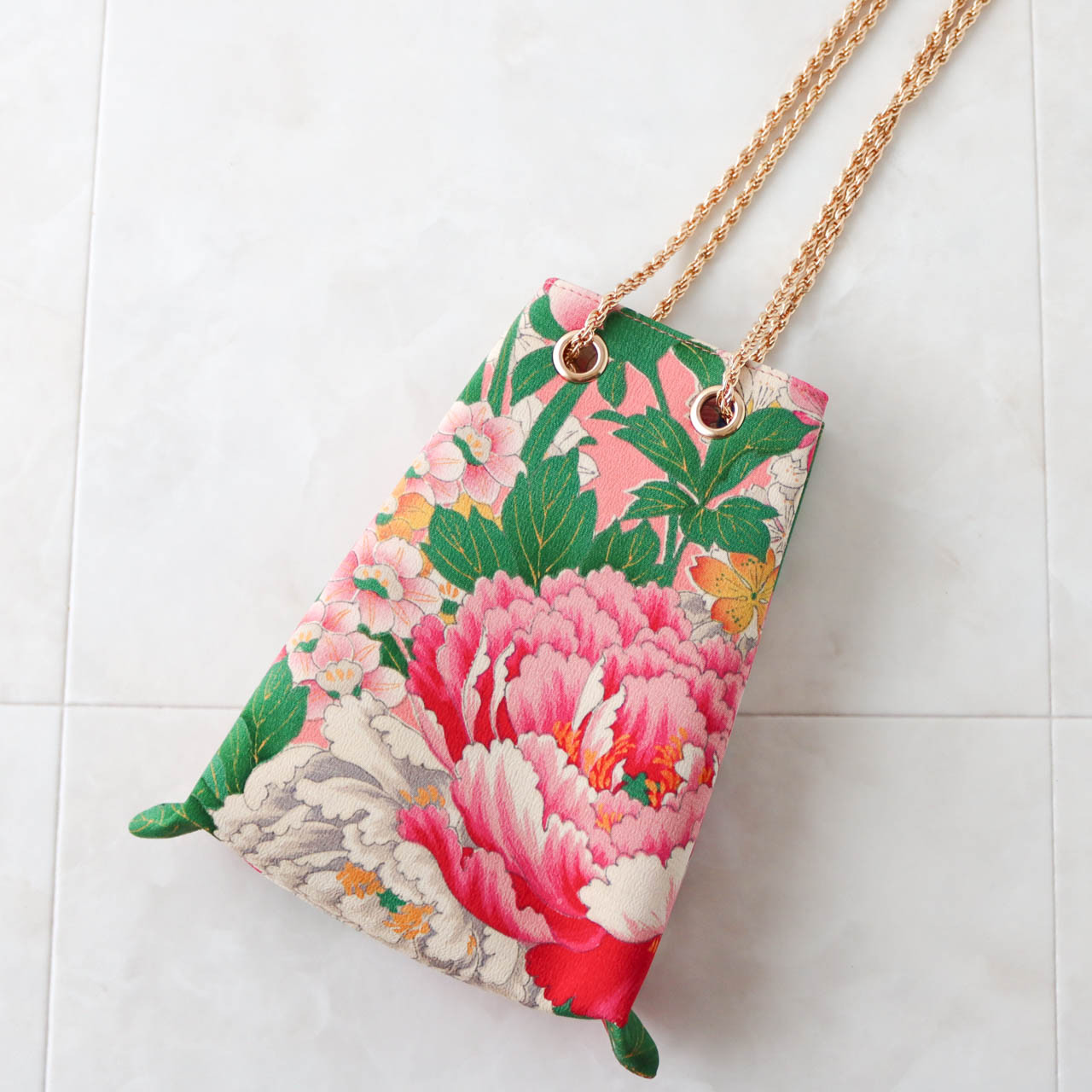 ミニチェーン2WAYバッグ/ 桃色に洋花【着物リメイク】