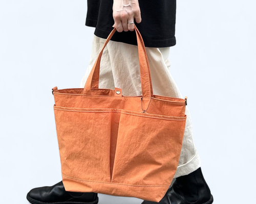 A4サイズも入る撥水加工ナイロントートバッグ MARKT：オレンジ