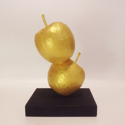 木彫刻 アート 『 金のリンゴ 』 宇宙 惑星 果物 抽象 オリジナル