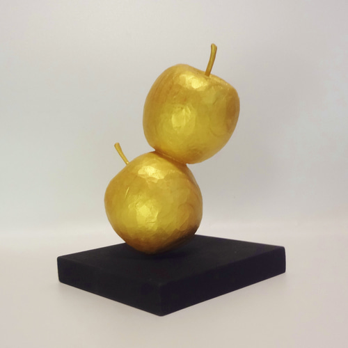 木彫刻 アート 『 金のリンゴ 』 宇宙 惑星 果物 抽象 オリジナル