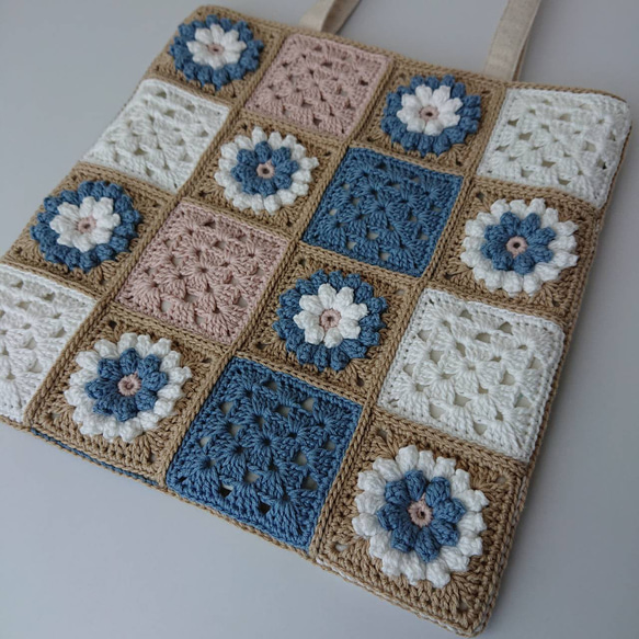 クロッシェグラニースクエアミニバッグ・ベージュ×ブルー(コットン糸・ かぎ針編み  ) 人気・おすすめ｜使いやすい・旅行におすすめ 品質保証 全国発送 日本国内発送・最短翌日お届け