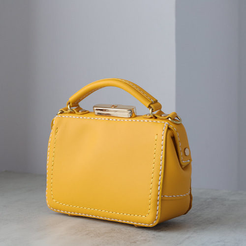 ☆2個限りキャンペーン中！☆小型 がま口バッグ 本革手作りのレザー