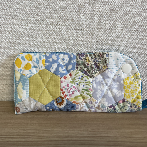 大人女性の パッチワークメガネケース kauholaquilt メガネケース ブルー 小物