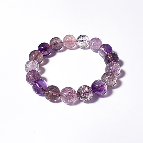 スーパーセブンは人を選ぶ不思議な石？怖い水晶の効果とは