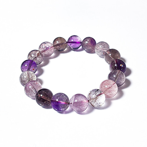 スーパーセブンは人を選ぶ不思議な石？怖い水晶の効果とは