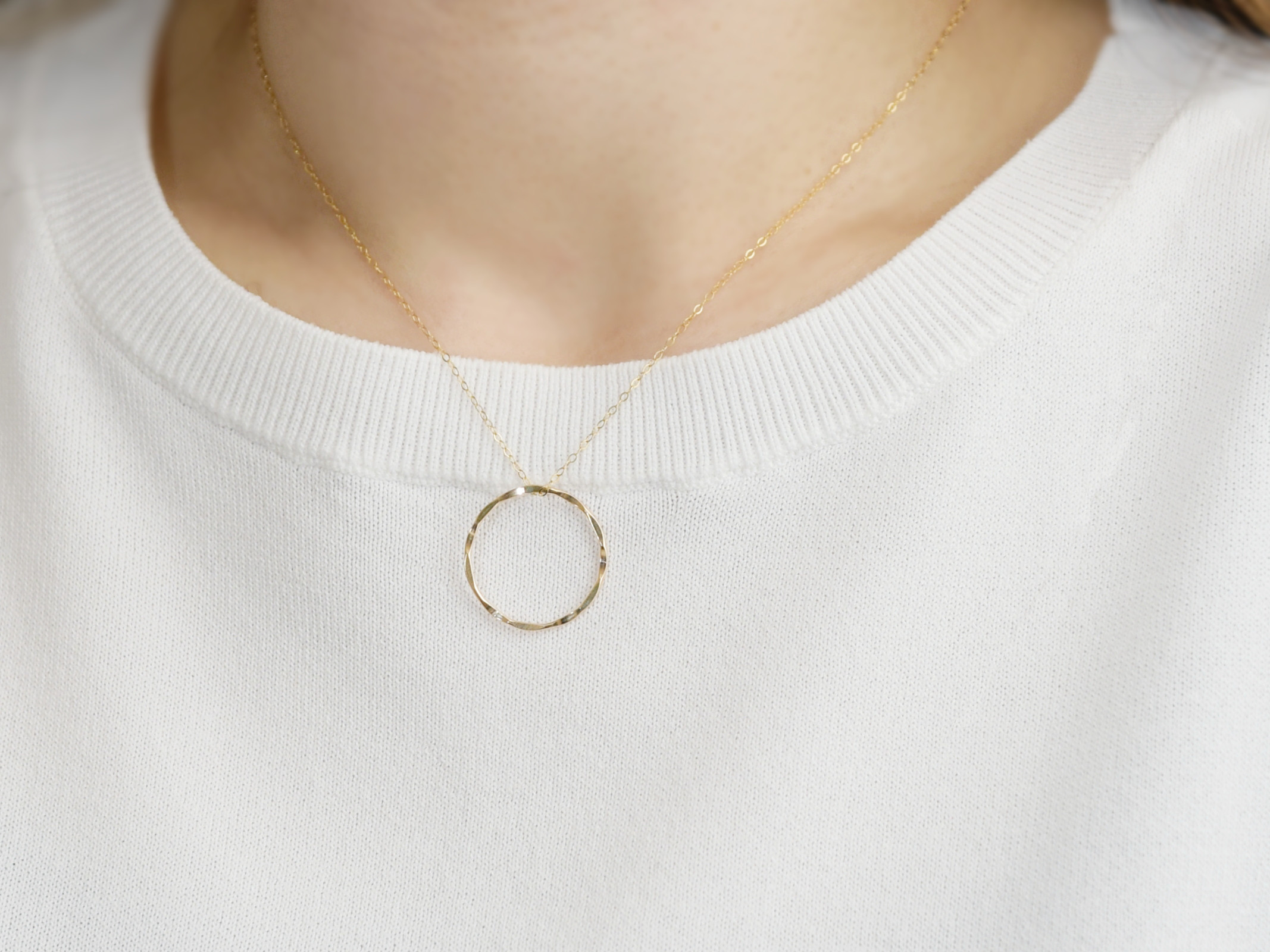 【メガネホルダーにも】キラキラ ゴールド フープ 21 ▶︎ 14kgf ネックレス