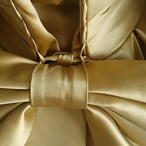 高品質！イエロー カラードレス ベアトップ パフスリーブ 豪華なバック  