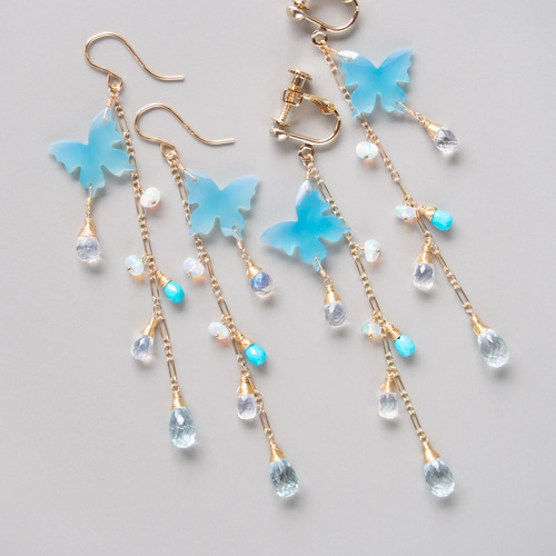 ブルーオニキスの蝶々と天然石（アクアマリン・レインボームーン