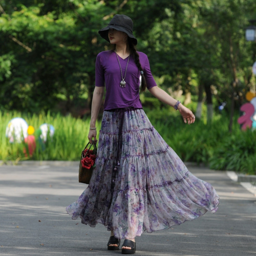 紫の花と繊細な光沢で優雅に華やぐ♪ヘアゴム付きティアードスカート
