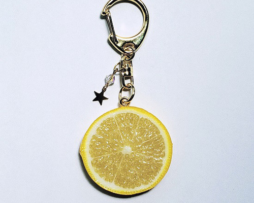 レモンデザイン キーホルダー 33f3ac647979ae90116f40f7f7c48f