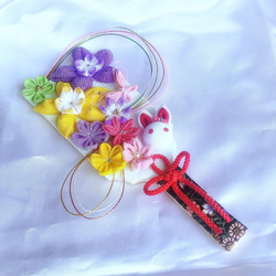 羽子板　ハンドメイド(着物×うさぎ2羽) カラフルな花とふんわりうさぎつまみ細工の小さな羽子板 立体