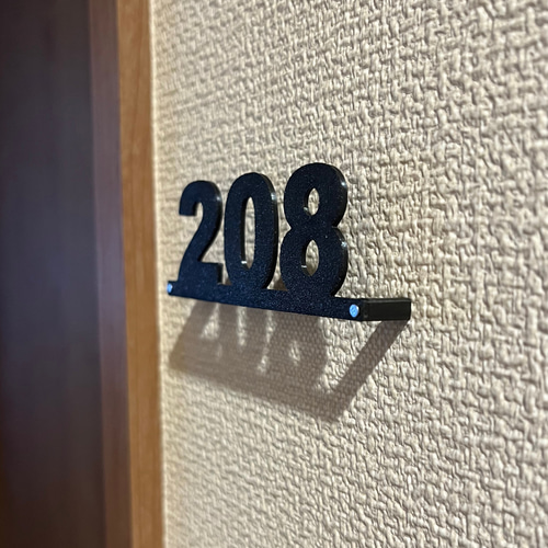 ホテル　部屋番号　看板　アンティーク　表札　プレート　ルームキー Amazon | ルームナンバーサイン Silverカラー部屋番号プレート