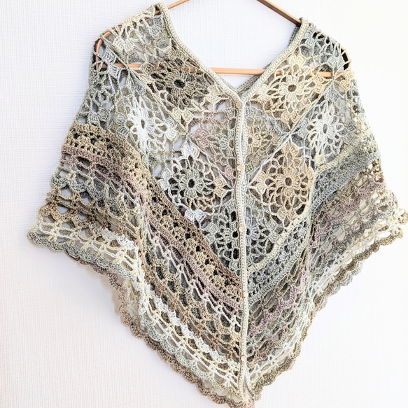 フード付きポンチョ グラニースクエア 変わり目ポンチョ かぎ針 編み