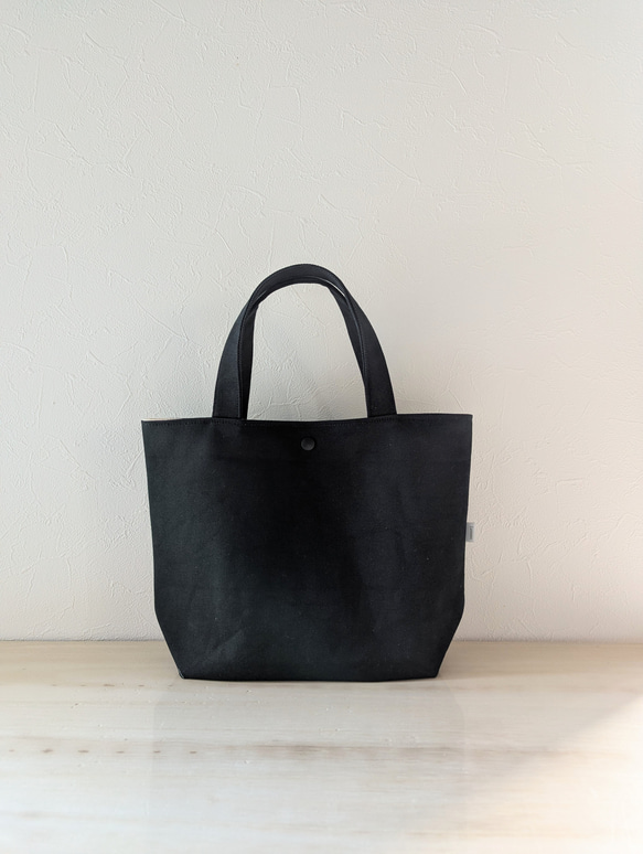 トートバッグ MOKUA3 トートバッグ/平原の花のウサギたち – 八本足のオオカミ