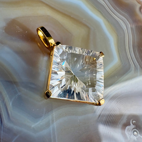 宝石カット】*s925水晶ひし形ペンダントトップ115 ペンダントトップ 円