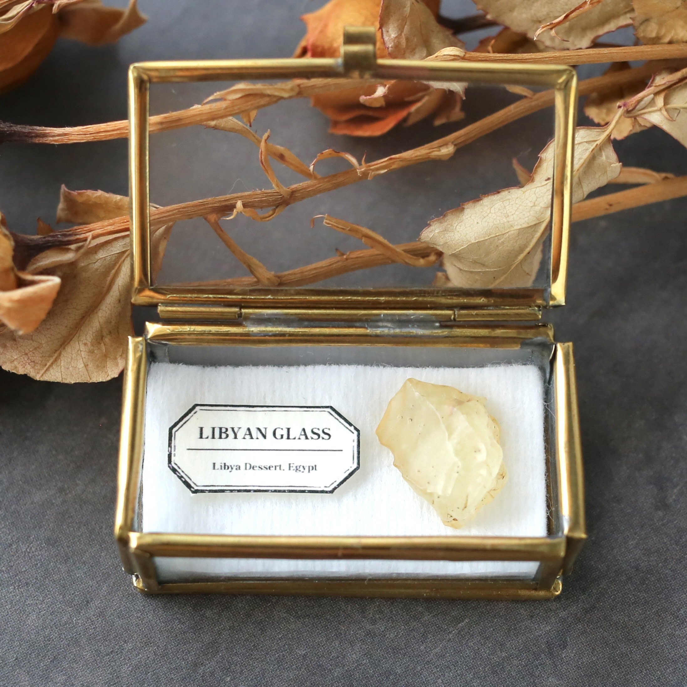 希少】ブラックリビアン 原石 クラスター 置物 珍品 握り石 希少・高