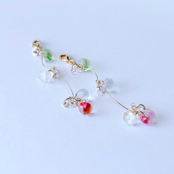 natsuiro✴︎桜桃✴︎ ピアスみたいなマスクチャーム　ティアドロップ　ガラスピアス　さくらんぼ　ピンク　チェリー 1枚目の画像