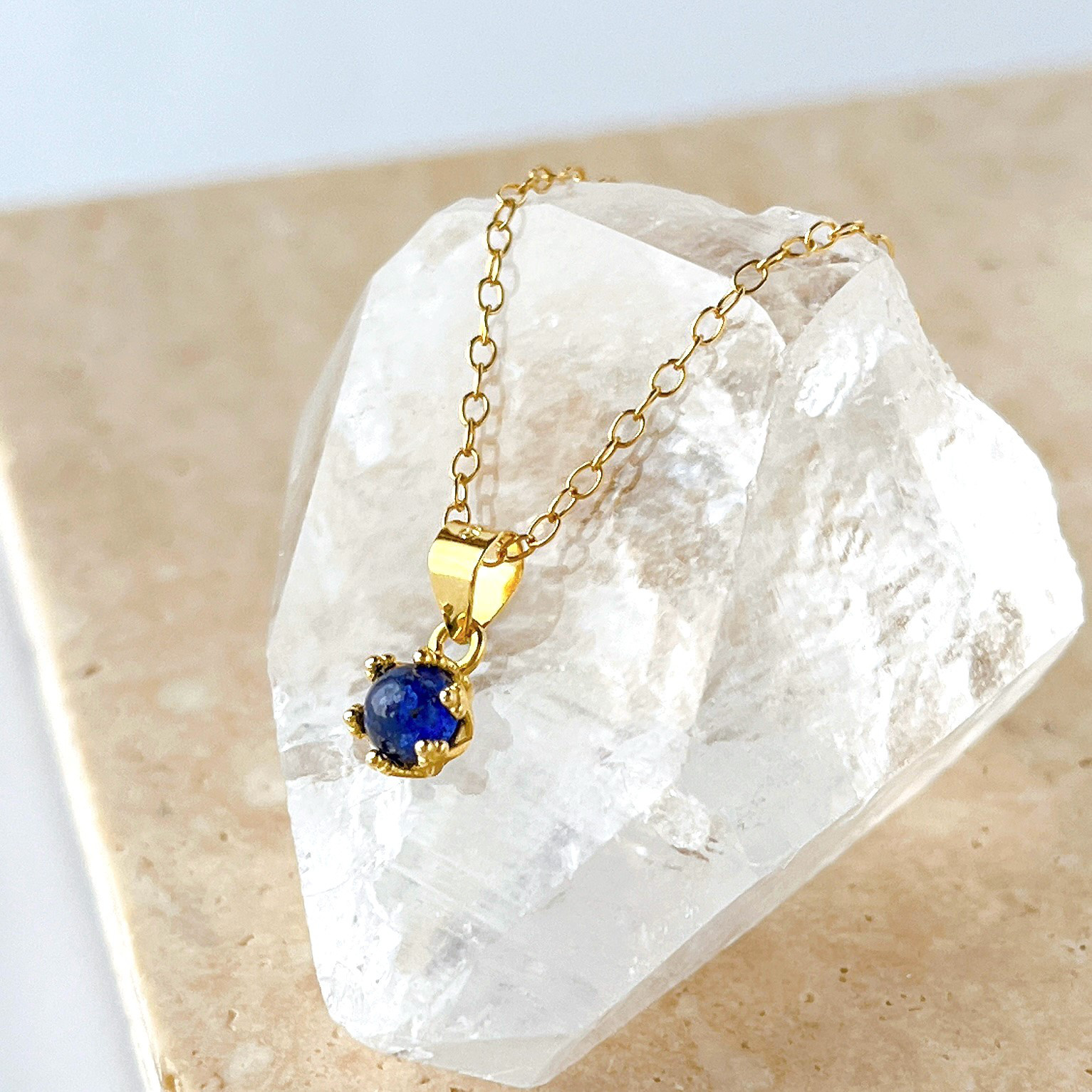 【9月の誕生石】サファイアの一粒ネックレス　天然石 ブルー 14kgf  シンプル クラウン プレゼント 誕生日 ギフト 4,149円