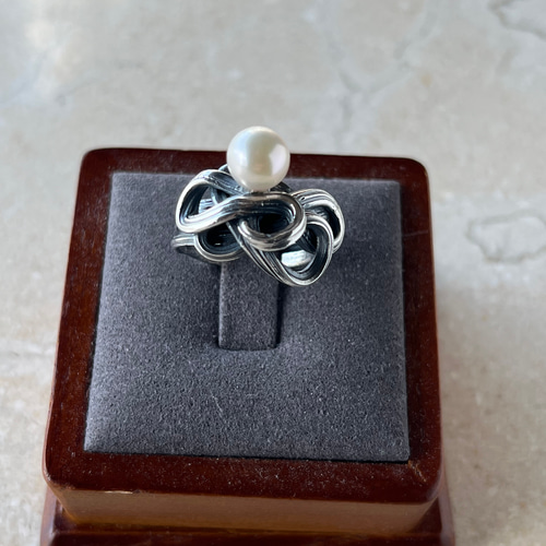 純銀】アンティーク調 ウェーブパールリング ( アコヤ真珠 ) 指輪