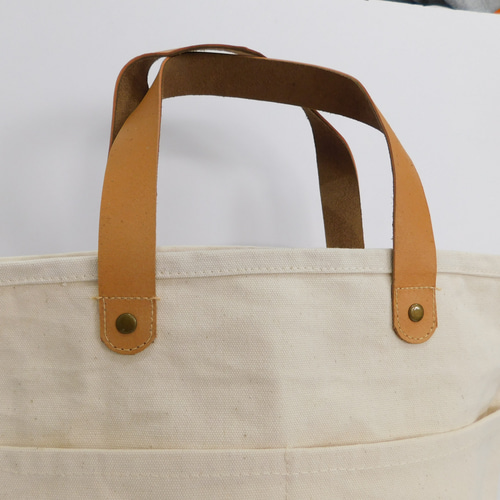 猫の鼻ちょん刺繍入りレザーハンドルトートバッグ トートバッグ blatt