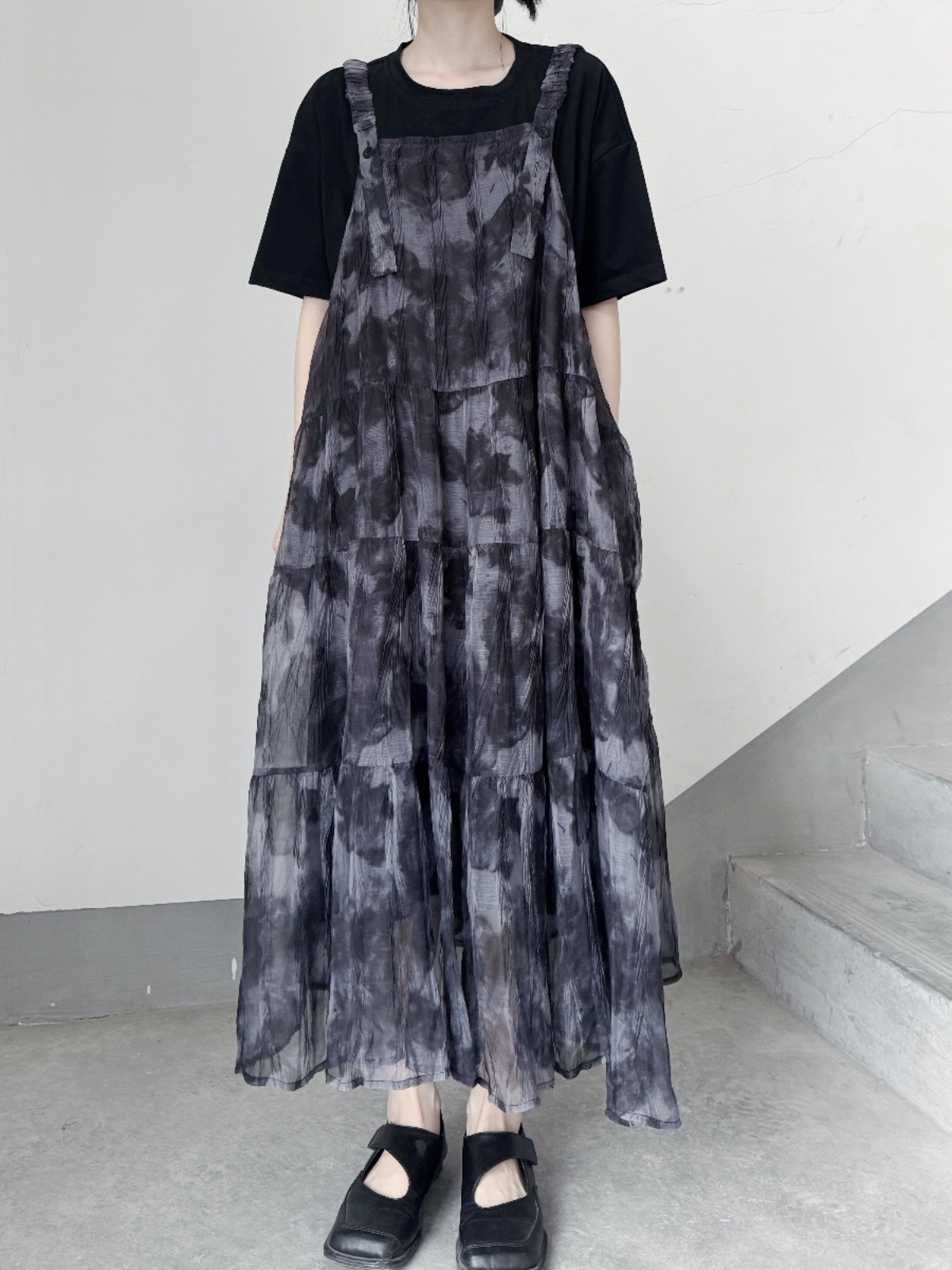 万能に着回せるニュアンス柄♪シアーキャミソールワンピース